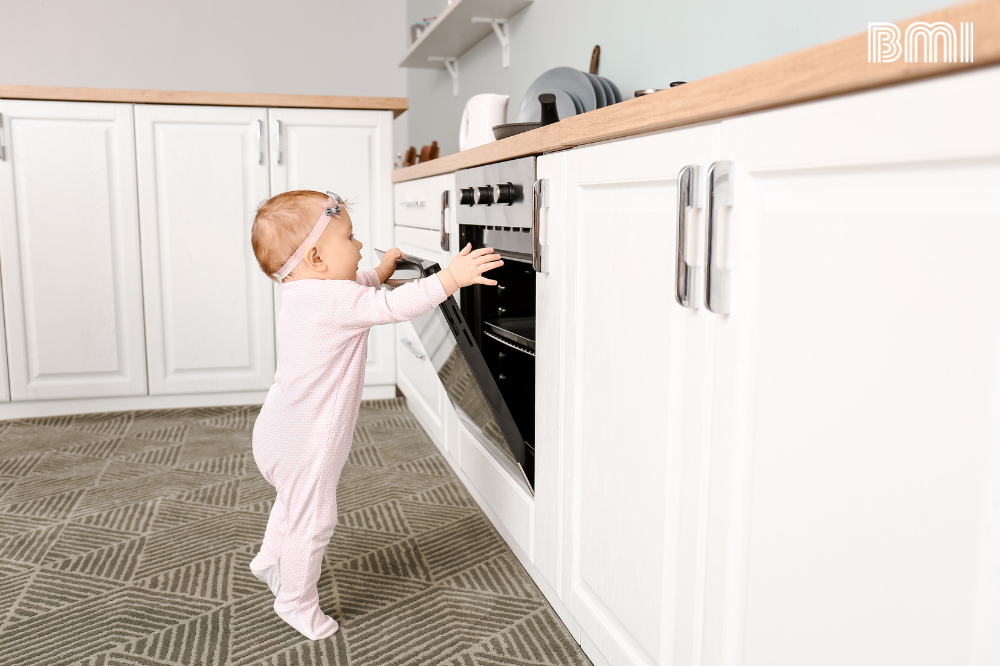 Caidas y accidentes de niños dentro de la cocina